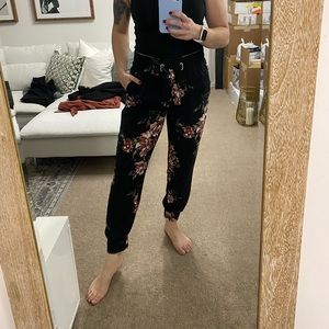 ⚡️2 for $30!⚡️ Dynamite floral jogger dress pant